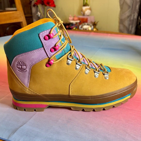 Timberland Shoes - Timberland Euro Waterproof Hiker Boot In Wheat Nubuck Leather Size 10 Women’s 💖